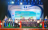 Quỹ Sữa Vươn Cao Việt Nam trao sữa cho học sinh trường tiểu học 8 tháng 7, 2010