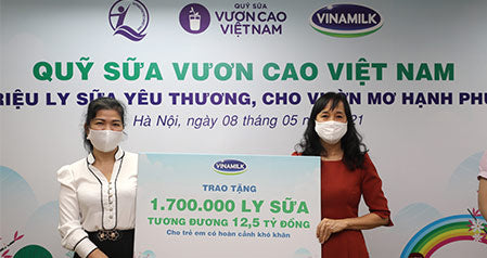 1,7 triệu hộp sữa sẽ được Vinamilk sẽ gửi đến trẻ em khó khăn qua quỹ sữa vươn cao Việt Nam