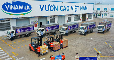 Sinh nhật 45 năm, Vinamilk thực hiện chương trình nhằm trợ giá, trao tặng món quà sức khỏe đến người tiêu dùng