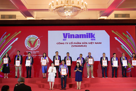 VINAMILK 28 NĂM LIÊN TIẾP GIỮ DANH HIỆU HÀNG VIỆT NAM CHẤT LƯỢNG CAO